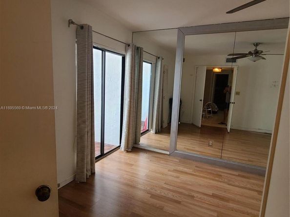 3564 Magellan Cir 2111, Aventura FL 33180