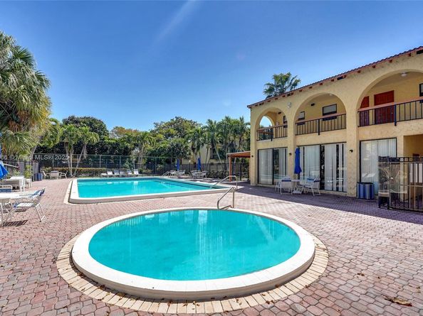 7777 Grande St, Sunrise FL 33351