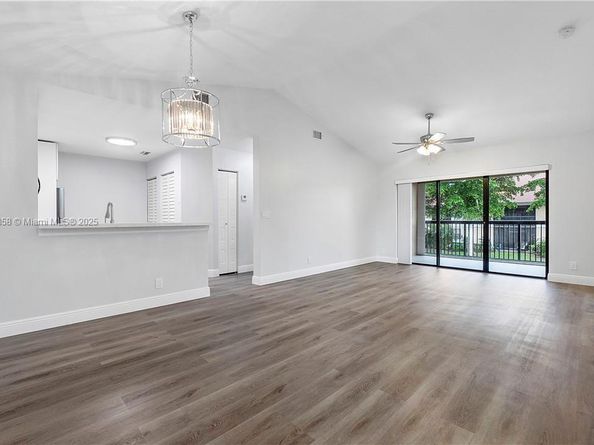 5861 Riverside Dr 205A2, Coral Springs FL 33067