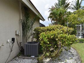 1430 SW 102nd Ave, Pembroke Pines FL 33025