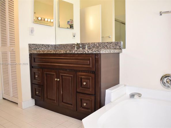 1430 SW 102nd Ave, Pembroke Pines FL 33025