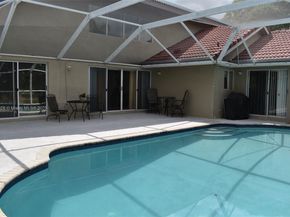 1430 SW 102nd Ave, Pembroke Pines FL 33025