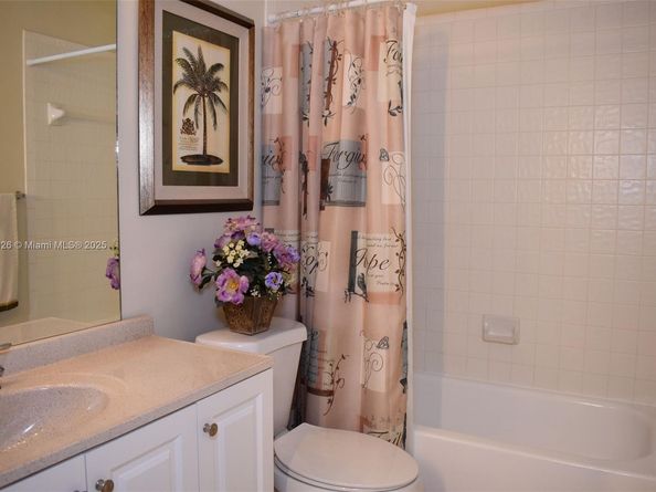 1430 SW 102nd Ave, Pembroke Pines FL 33025