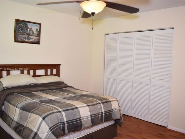 1430 SW 102nd Ave, Pembroke Pines FL 33025