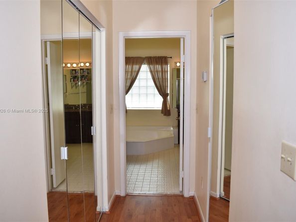 1430 SW 102nd Ave, Pembroke Pines FL 33025