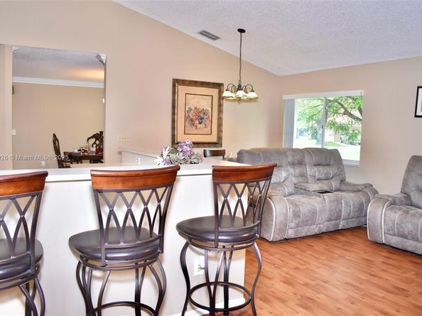 1430 SW 102nd Ave, Pembroke Pines FL 33025