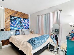 722 SW 8th St, Hallandale Beach FL 33009