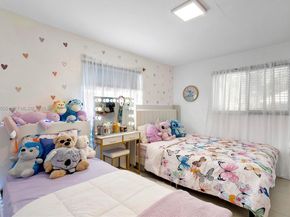 722 SW 8th St, Hallandale Beach FL 33009