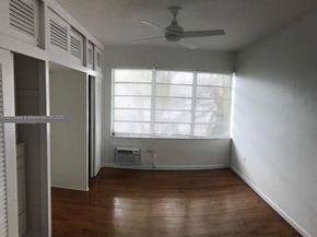 4710 Pine Tree Dr 45, Miami Beach FL 33140