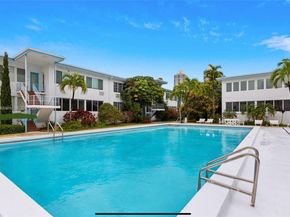 4710 Pine Tree Dr 45, Miami Beach FL 33140