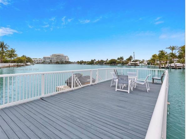 4710 Pine Tree Dr 45, Miami Beach FL 33140