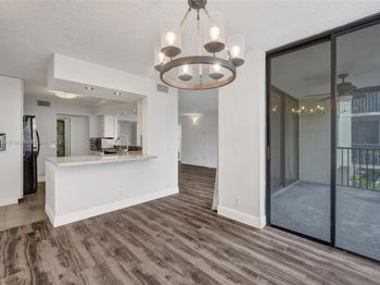 105 Lake Emerald Dr
