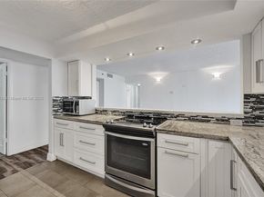 105 Lake Emerald Dr 211, Oakland Park FL 33309