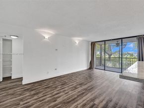 105 Lake Emerald Dr 211, Oakland Park FL 33309