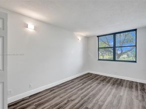 105 Lake Emerald Dr 211, Oakland Park FL 33309