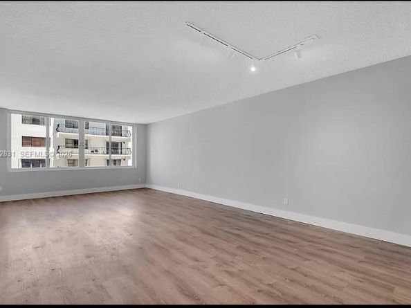 5401 Collins Ave 411, Miami Beach FL 33140