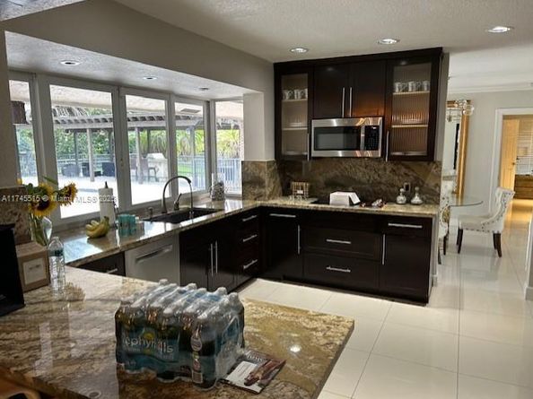 17500 SW 68th Ct, Southwest Ranches FL 33331