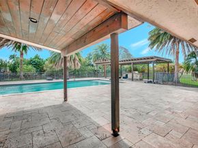 17500 SW 68th Ct, Southwest Ranches FL 33331