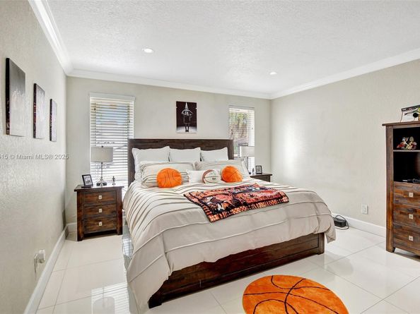 17500 SW 68th Ct, Southwest Ranches FL 33331