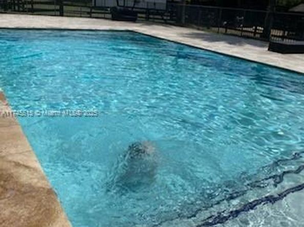 17500 SW 68th Ct, Southwest Ranches FL 33331