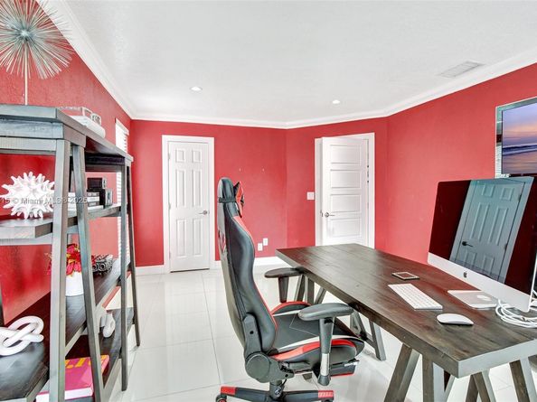 17500 SW 68th Ct, Southwest Ranches FL 33331