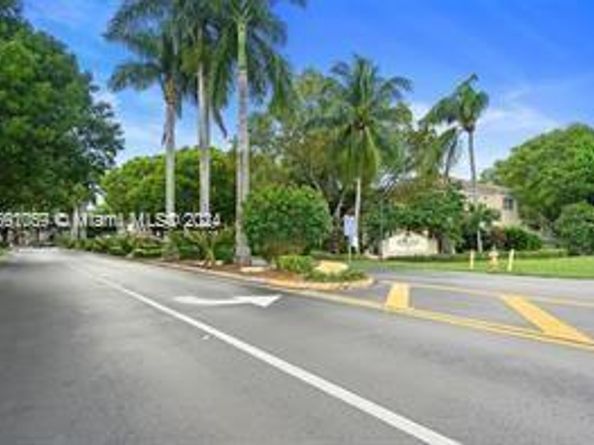 2493 Centergate Dr 102, Miramar FL 33025