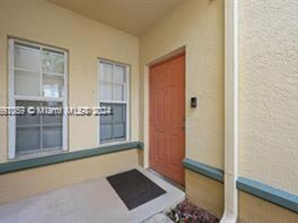 2493 Centergate Dr 102, Miramar FL 33025
