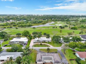621 E Tropical Way, Plantation FL 33317
