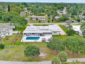 621 E Tropical Way, Plantation FL 33317