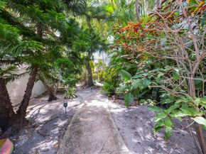 6941 Bay Dr B3, Miami Beach FL 33141