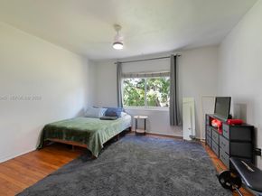 6941 Bay Dr B3, Miami Beach FL 33141