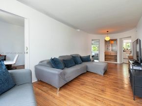 6941 Bay Dr B3, Miami Beach FL 33141