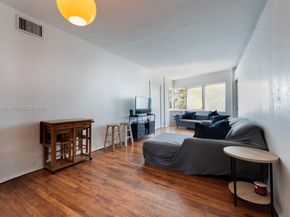 6941 Bay Dr B3, Miami Beach FL 33141