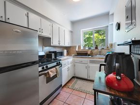 6941 Bay Dr B3, Miami Beach FL 33141