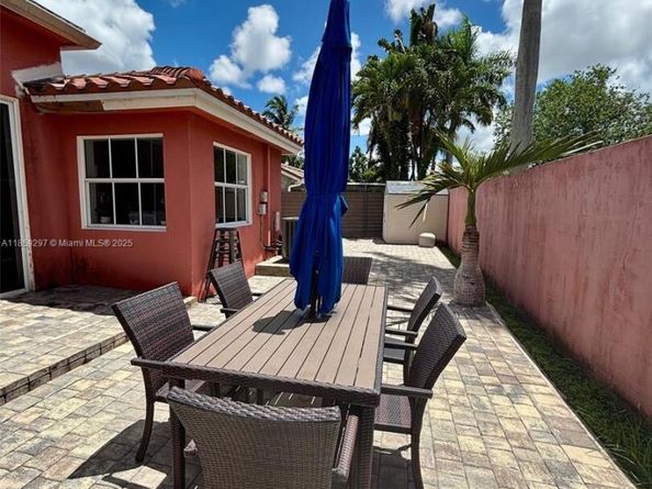 16336 SW 95th Ln, Miami FL 33196
