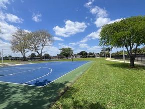 2831 NW 189th St, Miami Gardens FL 33056
