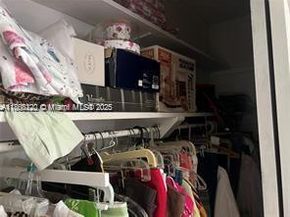 1527 NW 101st St, Miami FL 33147