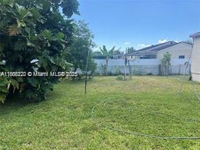 1527 NW 101st St, Miami FL 33147
