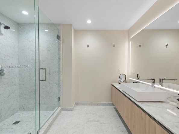 1135 103 St 303, Bay Harbor Islands FL 33154