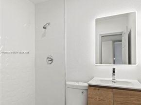 775 NW 96th St, Miami FL 33150