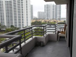 3300 NE 191st St 912, Aventura FL 33180