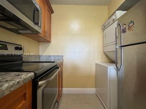 10018 NW 4th St 203, Pembroke Pines FL 33024