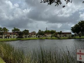 10018 NW 4th St 203, Pembroke Pines FL 33024