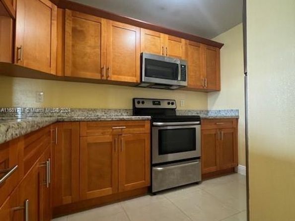 10018 NW 4th St 203, Pembroke Pines FL 33024