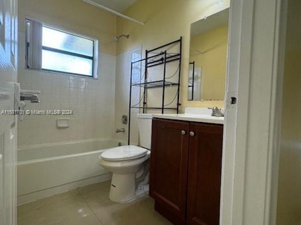 10018 NW 4th St 203, Pembroke Pines FL 33024