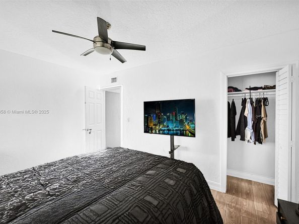 1784 Marseille Dr, Miami Beach FL 33141