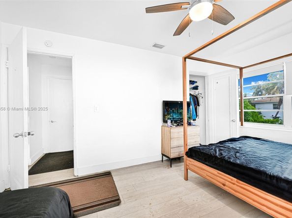1784 Marseille Dr, Miami Beach FL 33141