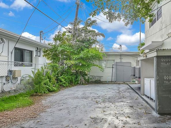 1784 Marseille Dr, Miami Beach FL 33141