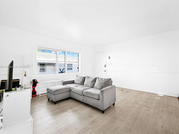 1784 Marseille Dr, Miami Beach FL 33141