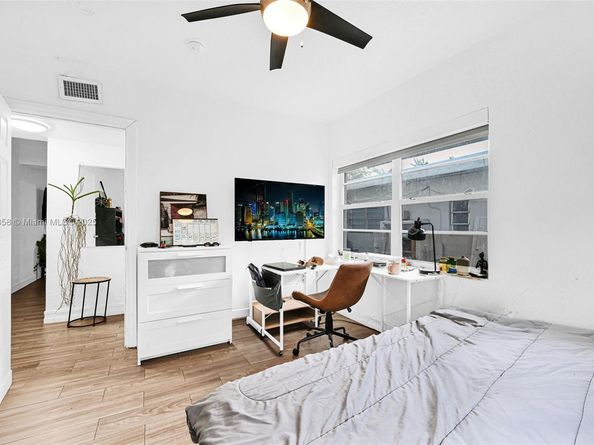 1784 Marseille Dr, Miami Beach FL 33141
